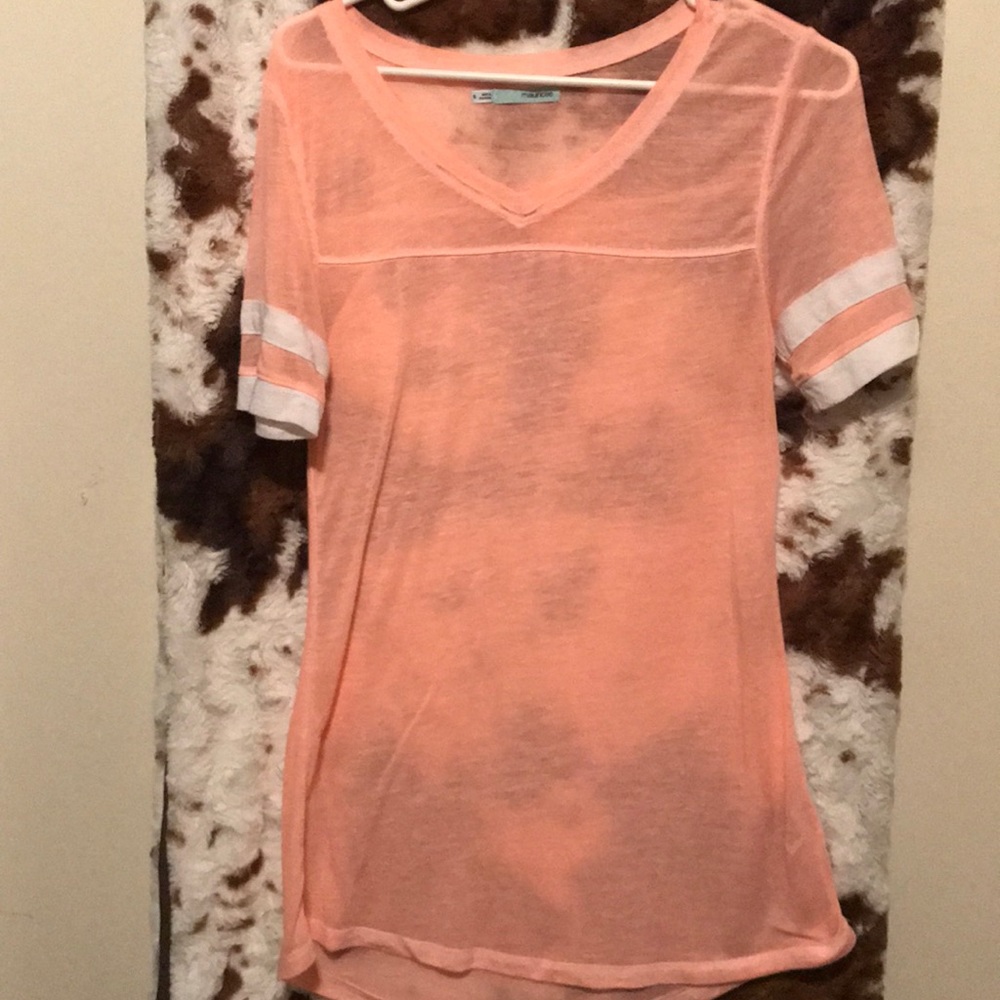 Woman’s small maurices sheer t-shirt